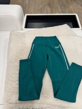 Sporty & Rich Runner Leggings-
Alphine White